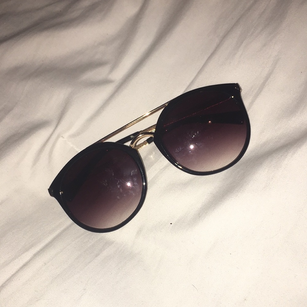 Black sunglasses